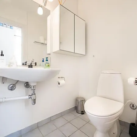 Kattesundet Charm - Historical Center Apartment
