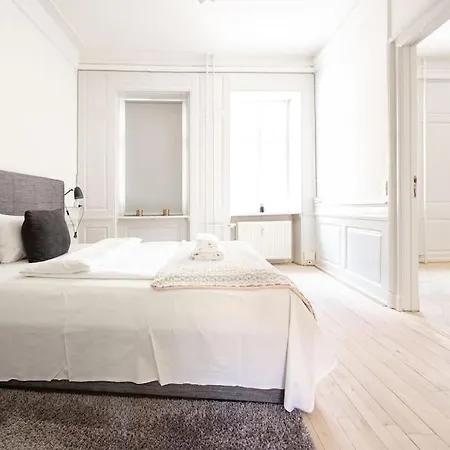 Kattesundet Charm - Historical Center Apartment