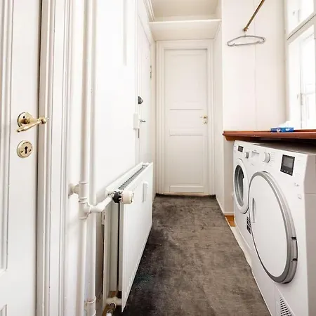 Kattesundet Charm - Historical Center Apartment