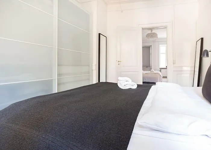 Kattesundet Charm - Historical Center Apartment *